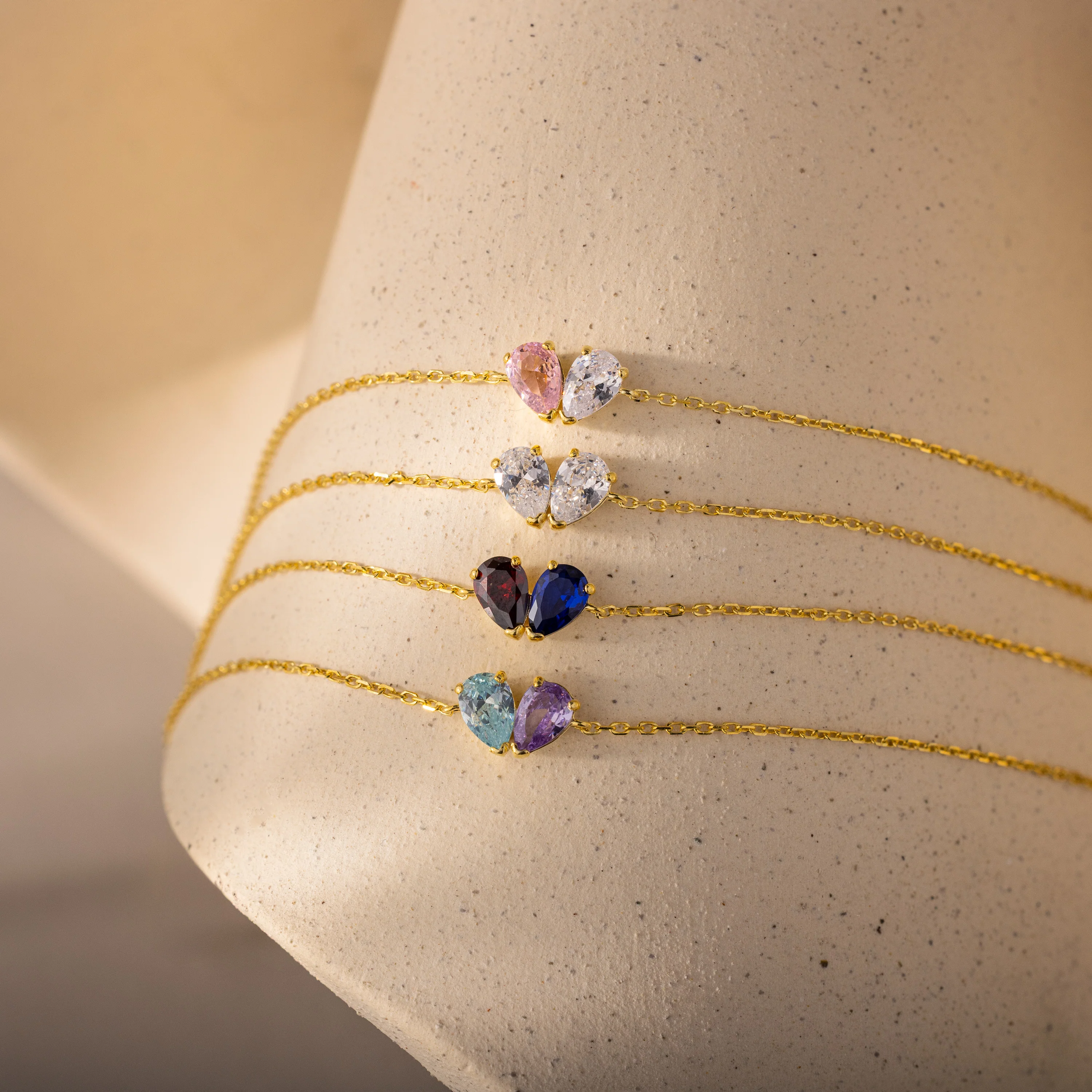 Toi et Moi Teardrop Heart Bracelet in 18K Gold