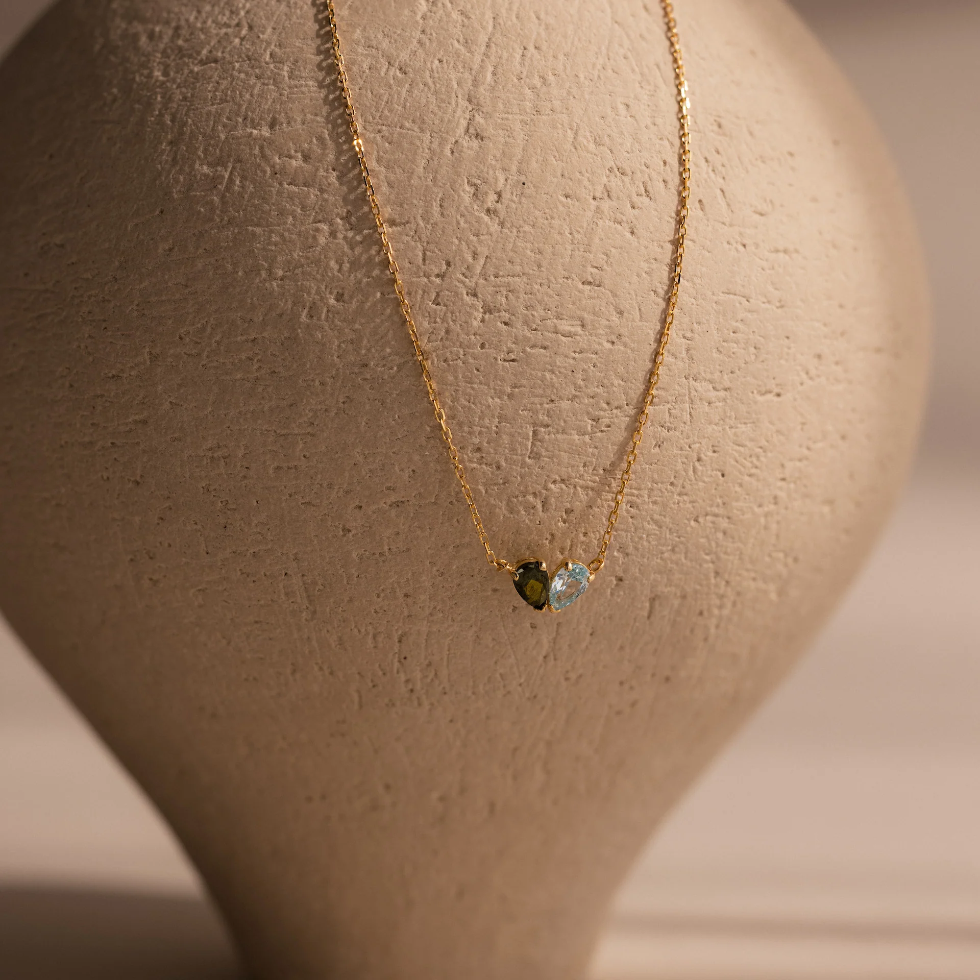 Toi et Moi Teardrop Heart Necklace in 18K Gold - Image 3