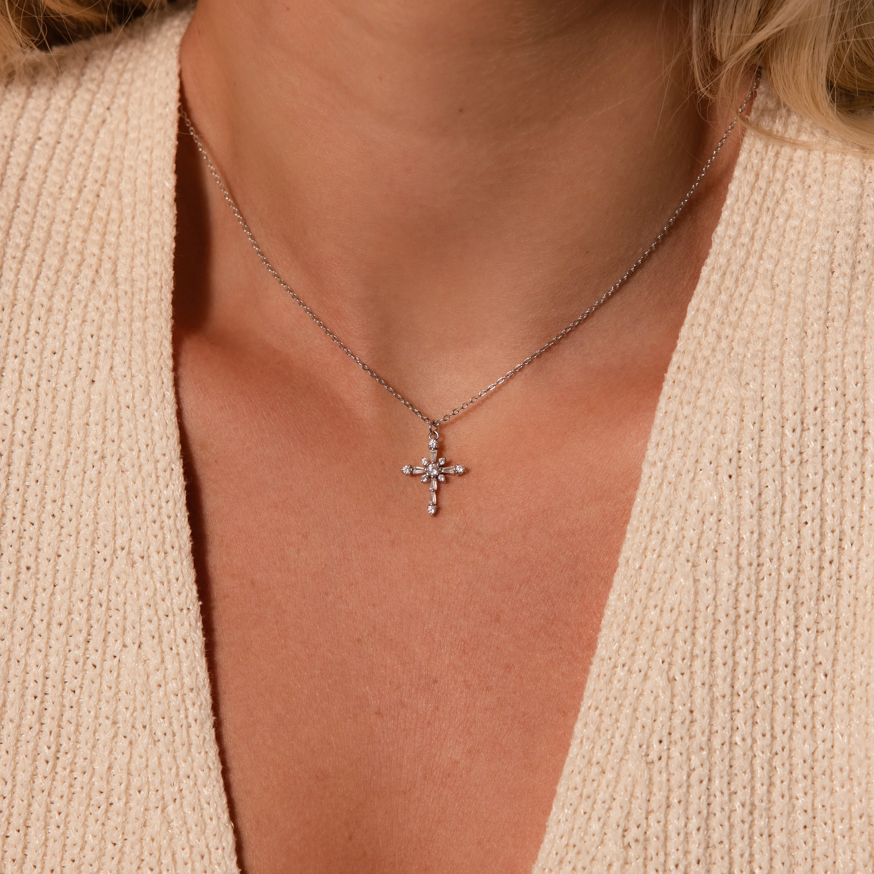 Vintage Diamond Cross Necklace in Silver - Image 2