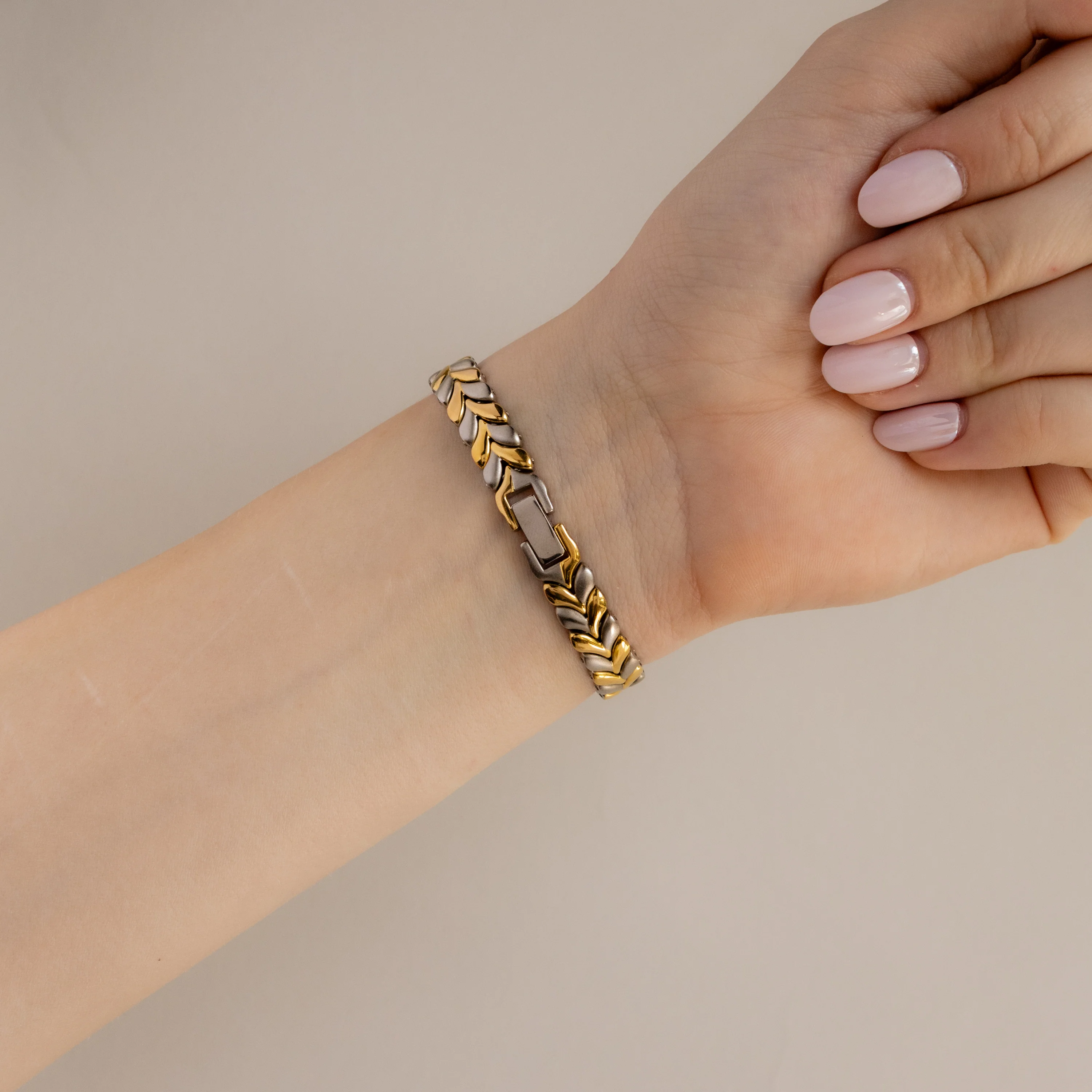 Vintage Kimijima Hearts Two Tone Watch - Image 3